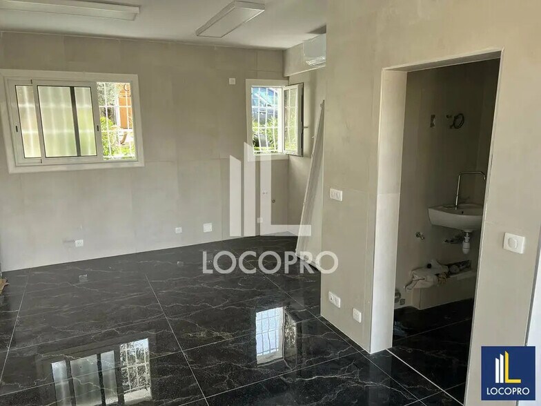 Local commercial dans Aix-en-Provence à louer - Photo de l’immeuble – Image 3 sur 5