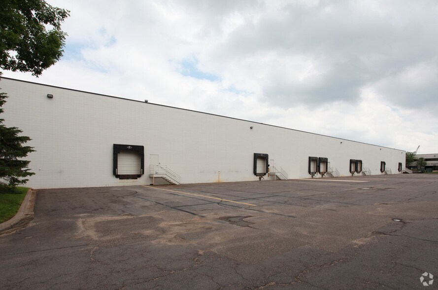 2290-2298 Woodale Dr, Mounds View, MN à louer - Photo de l’immeuble – Image 2 sur 3