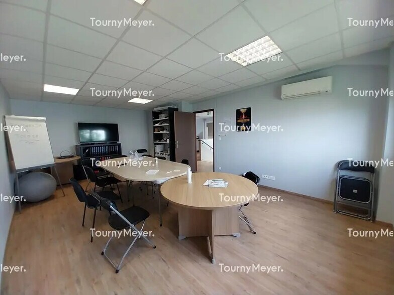 Local d’activités dans Toulouse à louer - Photo de l’immeuble – Image 3 sur 11