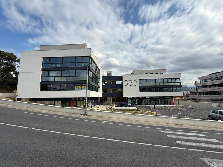 333 Avenue Marcel Paul (Rd 63), La Seyne-sur-Mer à louer - Photo de l’immeuble – Image 3 sur 6