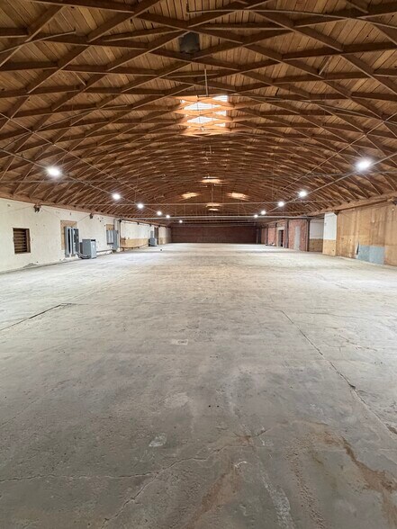 8001 Beach St, Los Angeles, CA à louer - Photo de l’immeuble – Image 2 sur 16