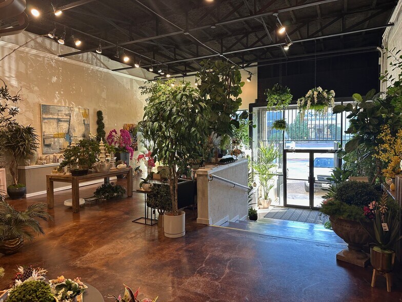 1607 Dragon St, Dallas, TX à louer - Photo de l’immeuble – Image 3 sur 9