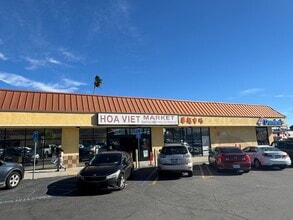 21001-21015 Sherman Way, Canoga Park, CA à louer Photo intérieure– Image 1 sur 20