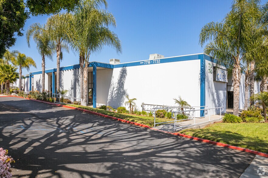 7716-7742 Clairemont Mesa Blvd, San Diego, CA à louer - Photo principale – Image 1 sur 3