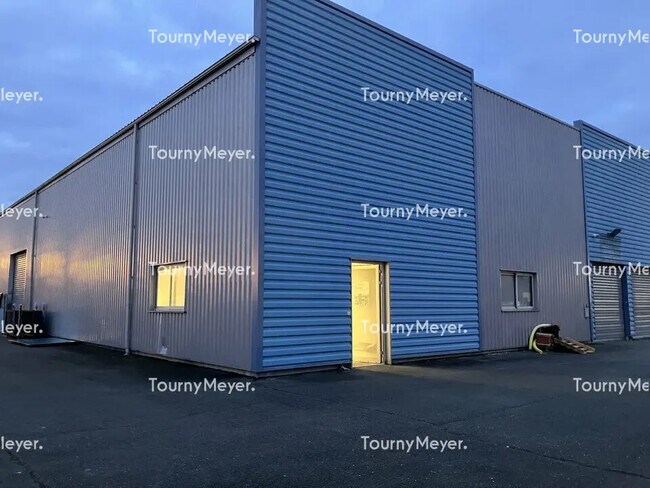 Plus de détails pour Local d’activités à vendre