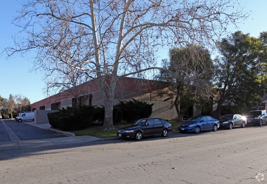 4053 Calle Tesoro, Camarillo, CA à louer - Photo principale – Image 1 sur 5
