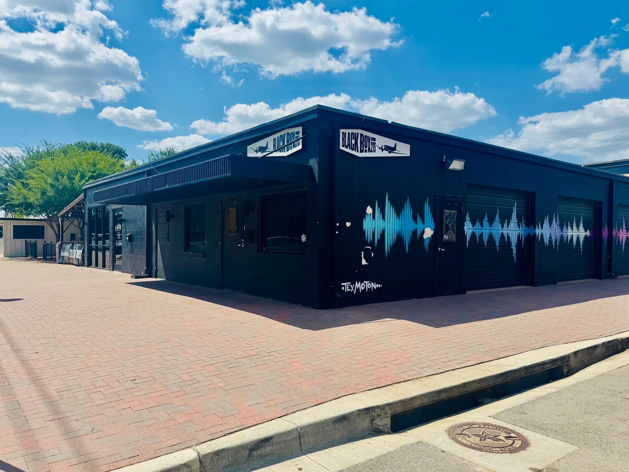 213-215 E Front St, Arlington, TX à louer Photo principale– Image 1 sur 5