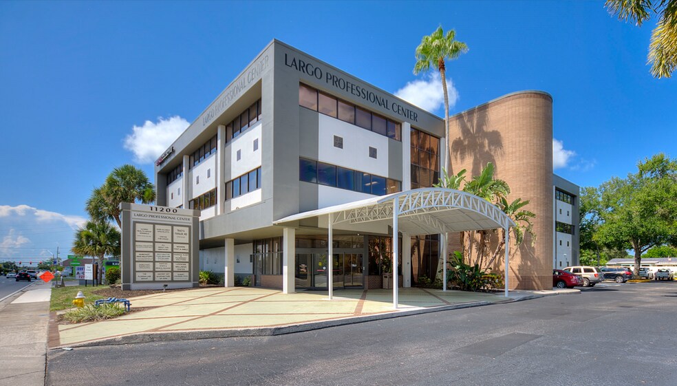 11200 Seminole Blvd, Largo, FL à louer - Photo de l’immeuble – Image 1 sur 13