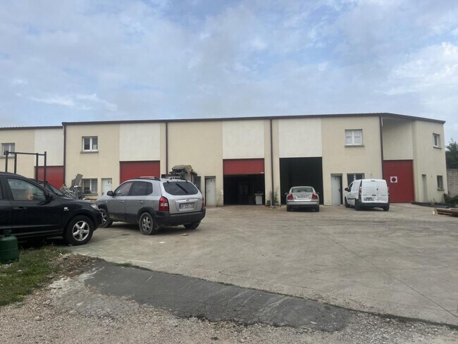 Plus de détails pour Local d'activités, Industriel/Logistique à louer
