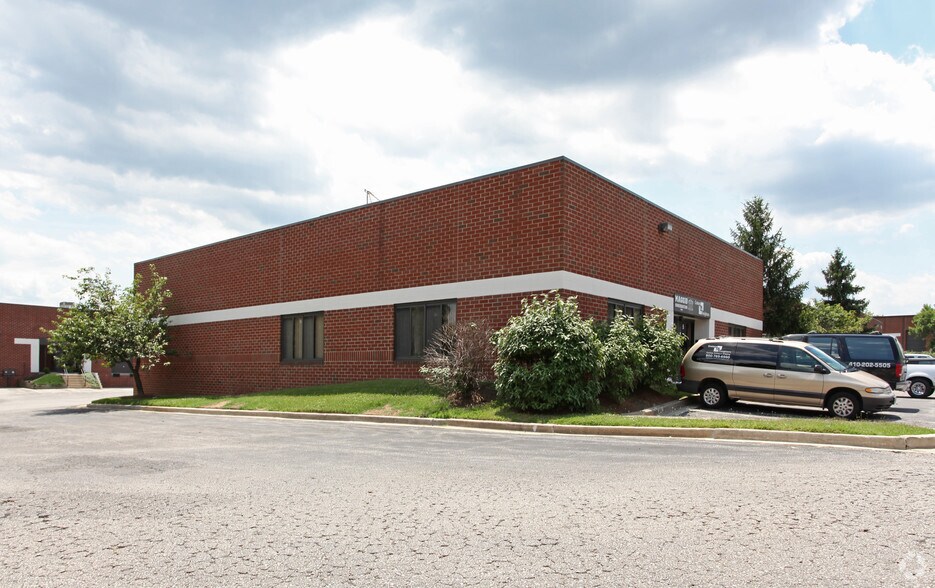 413 Headquarters Dr, Millersville, MD à louer - Photo de l’immeuble – Image 2 sur 2