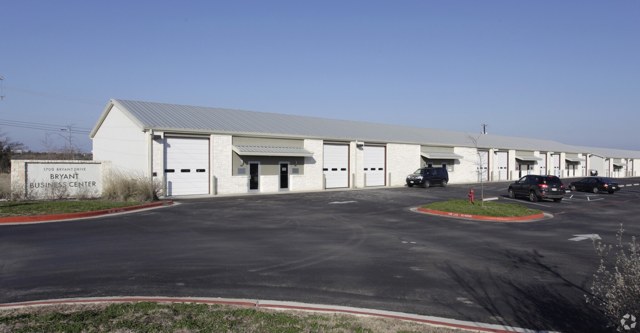 1700 Bryant Dr, Round Rock, TX à louer Photo de l’immeuble– Image 1 sur 7