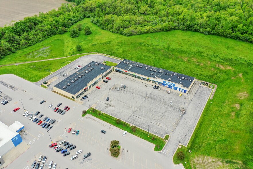 626 Wesley Dr, Wood River, IL à louer - Photo de l’immeuble – Image 2 sur 10