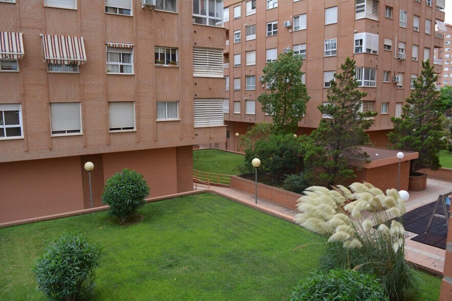 Bureau dans València, Valencia à louer - Photo de l’immeuble – Image 2 sur 22