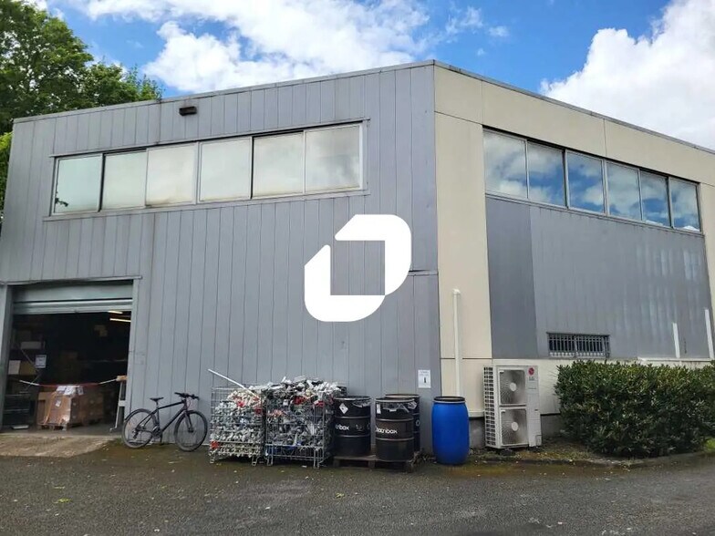 Industriel/Logistique dans Gradignan à louer - Photo de l’immeuble – Image 1 sur 15