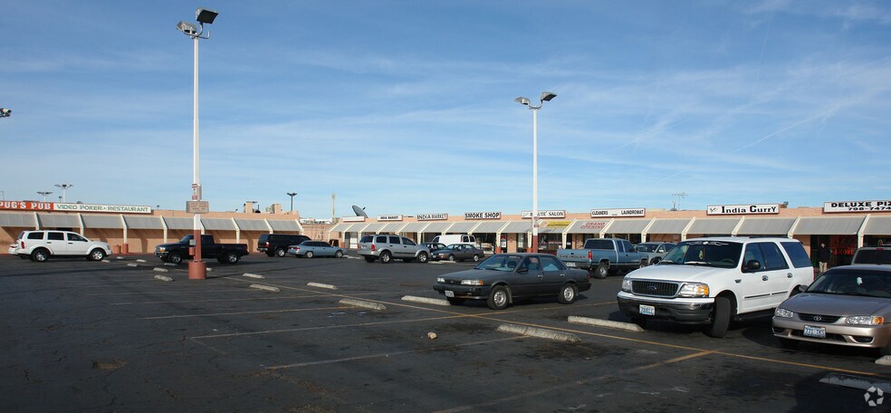 4972 S Maryland Pky, Las Vegas, NV à louer - Photo de l’immeuble – Image 3 sur 3