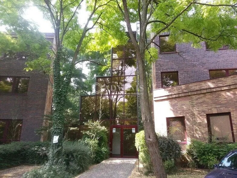 Bureau dans Saint-Germain-en-Laye à louer - Photo de l’immeuble – Image 3 sur 12
