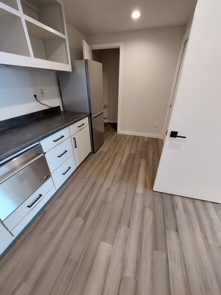 2106 NW Vernon Pl, Seattle, WA à louer - Photo intérieure – Image 3 sur 11