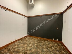 316 N 2nd Ave, Sandpoint, ID à louer Photo intérieure– Image 2 sur 28