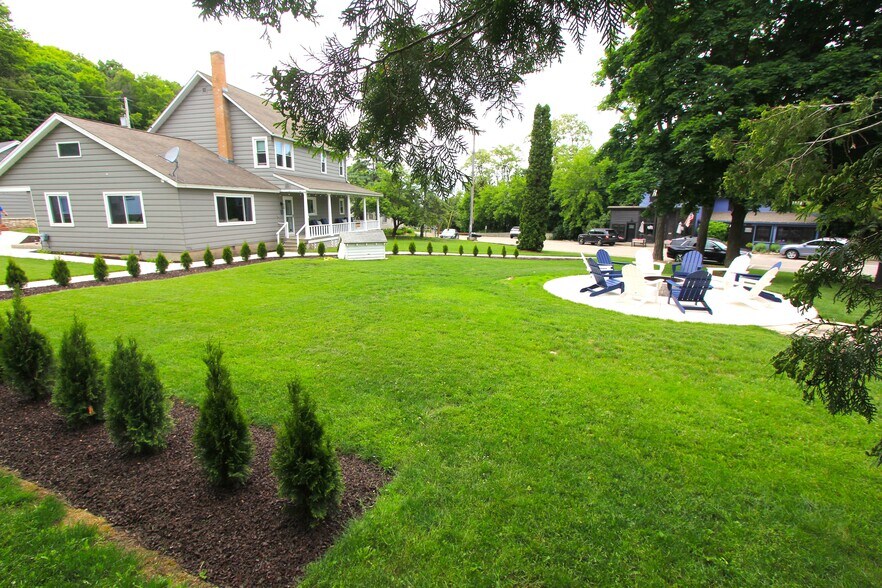2375 Maple Dr, Sister Bay, WI à vendre - Photo de l’immeuble – Image 2 sur 41