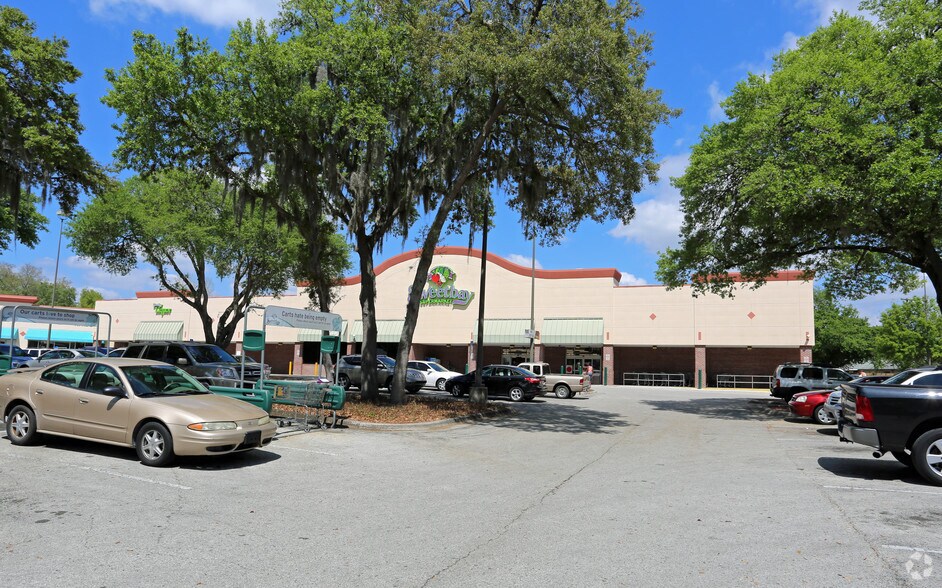 11230 Martin Luther King Blvd, Seffner, FL à louer - Photo principale – Image 1 sur 9