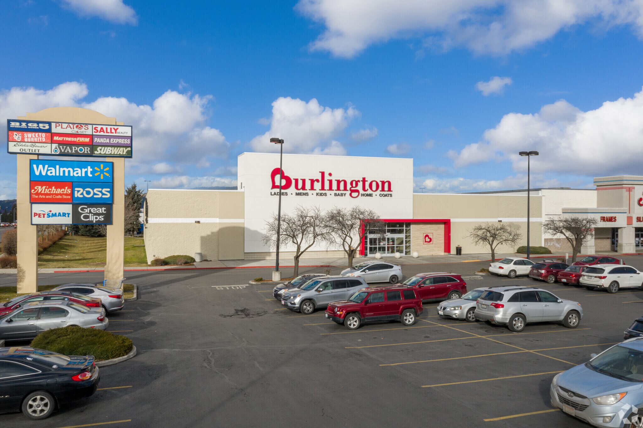 15533-15607 E Broadway Ave, Veradale, WA à louer Photo principale– Image 1 sur 14