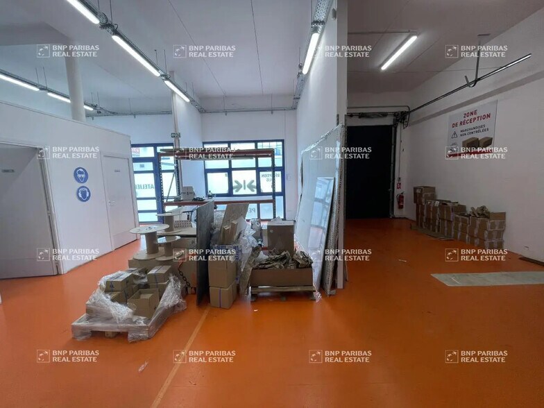 Local d'activités dans Croissy-Beaubourg à vendre - Photo intérieure – Image 1 sur 5