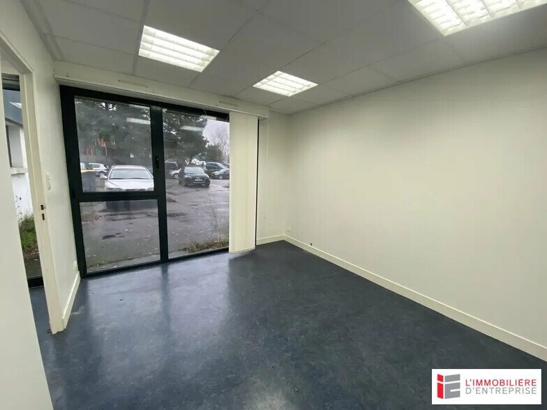Bureau dans Saint-Grégoire à vendre - Photo de l’immeuble – Image 3 sur 7