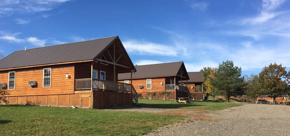 446 Maples Rd, Milford, NY à vendre - Photo de l’immeuble – Image 2 sur 48