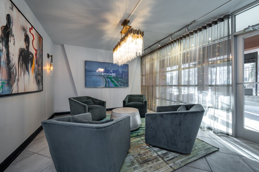 5525 N Winthrop Ave, Chicago, IL à vendre - Photo de l’immeuble – Image 3 sur 24