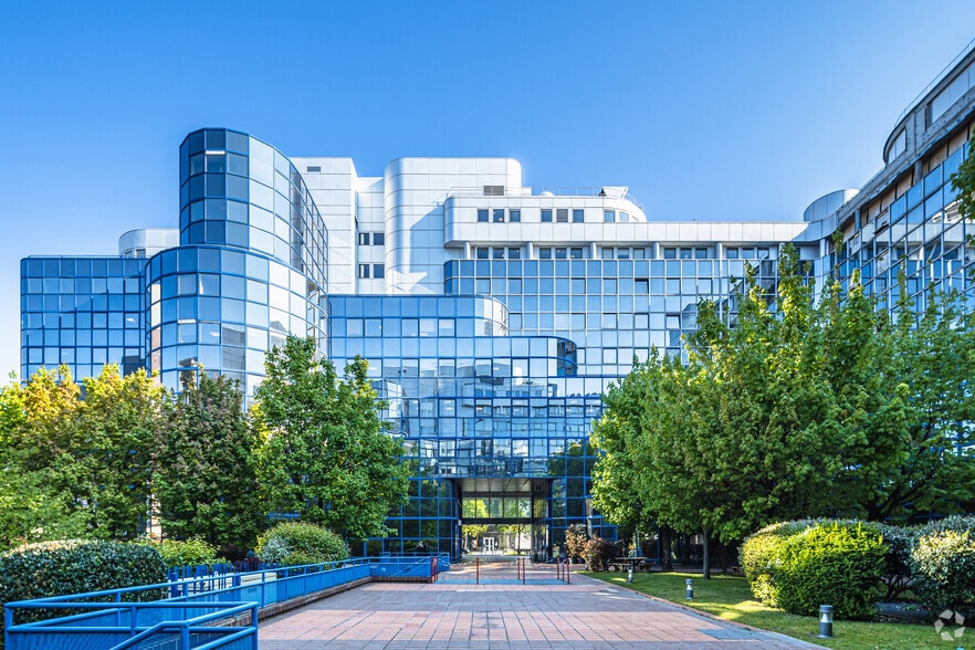 3 Allée de la closerie, Noisy-le-Grand à louer - Photo de l’immeuble – Image 2 sur 9