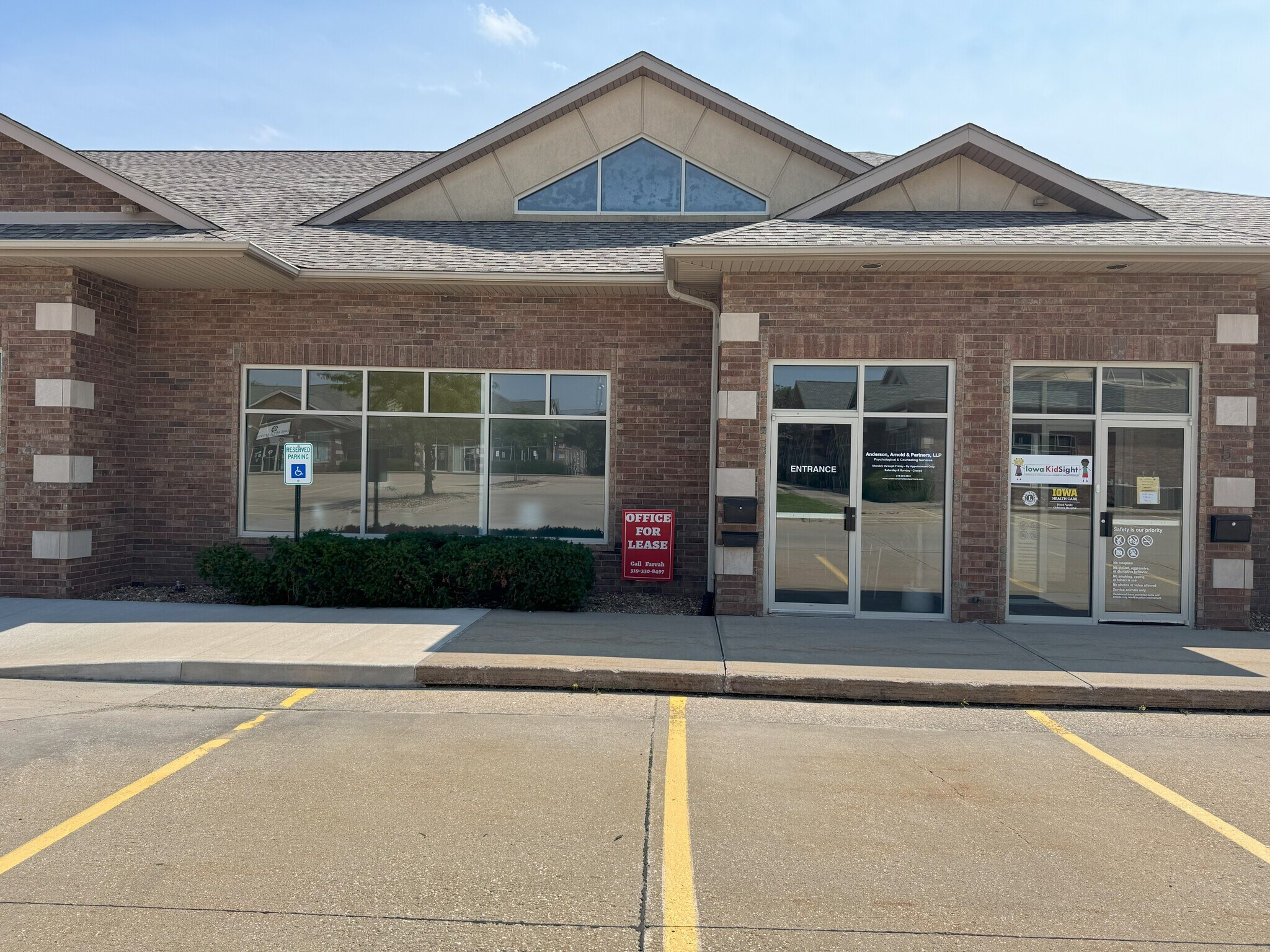 2431 Coral Ct, Coralville, IA à louer Photo de l’immeuble– Image 1 sur 13