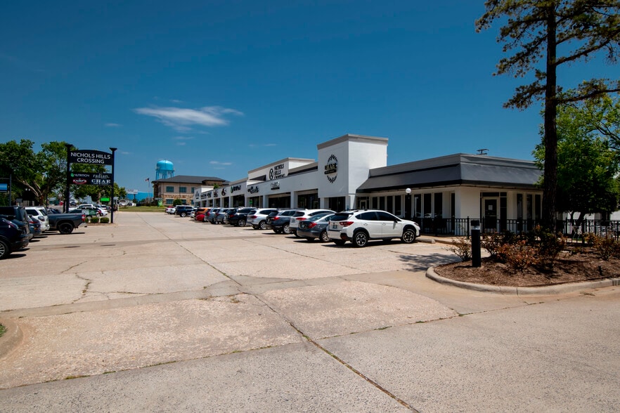 7300-7310 N Western Ave, Oklahoma City, OK à louer - Photo de l’immeuble – Image 2 sur 3