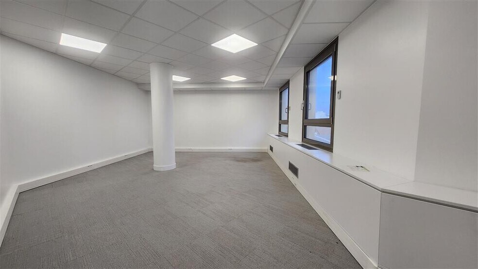 Bureau dans La Garenne-Colombes à louer - Photo intérieure – Image 2 sur 5