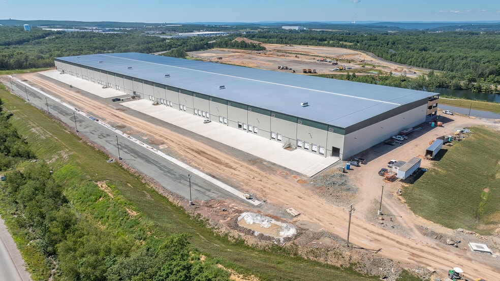 215 Innovation Drive North, Hazle Township, PA à louer - Aérien – Image 2 sur 6