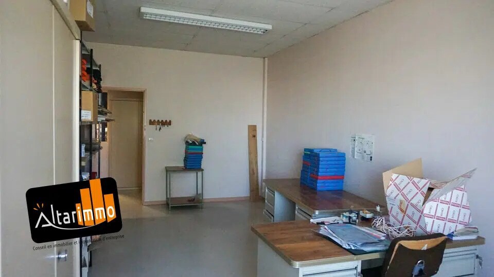 Bureau dans Brou à louer - Photo de l’immeuble – Image 2 sur 5
