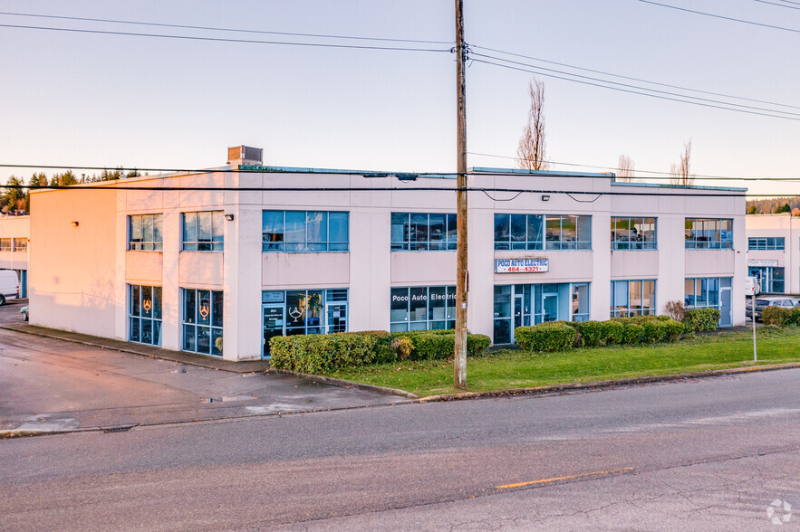 1952 Kingsway Ave, Port Coquitlam, BC à vendre - Photo principale – Image 1 sur 9