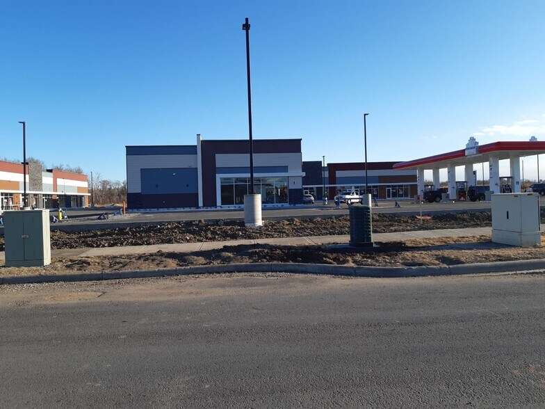 280 Pioneer Rd, Spruce Grove, AB à louer - Photo de l’immeuble – Image 2 sur 3
