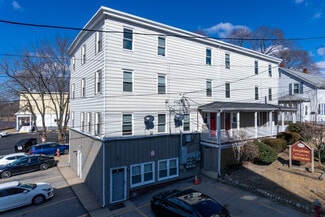 Plus de détails pour 1 Greystone Ave, North Providence, RI - Logement à vendre