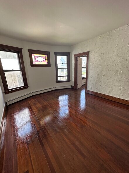 320-322 Chestnut St, New Britain, CT à vendre - Photo de l’immeuble – Image 2 sur 10