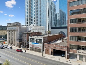 175 Rosa L Parks Blvd, Nashville, TN à louer Photo de l’immeuble– Image 2 sur 4