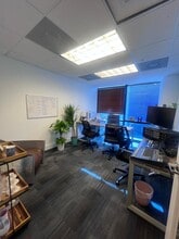 782-784 NW 42nd Ave, Miami, FL à louer Photo de l’immeuble– Image 1 sur 9