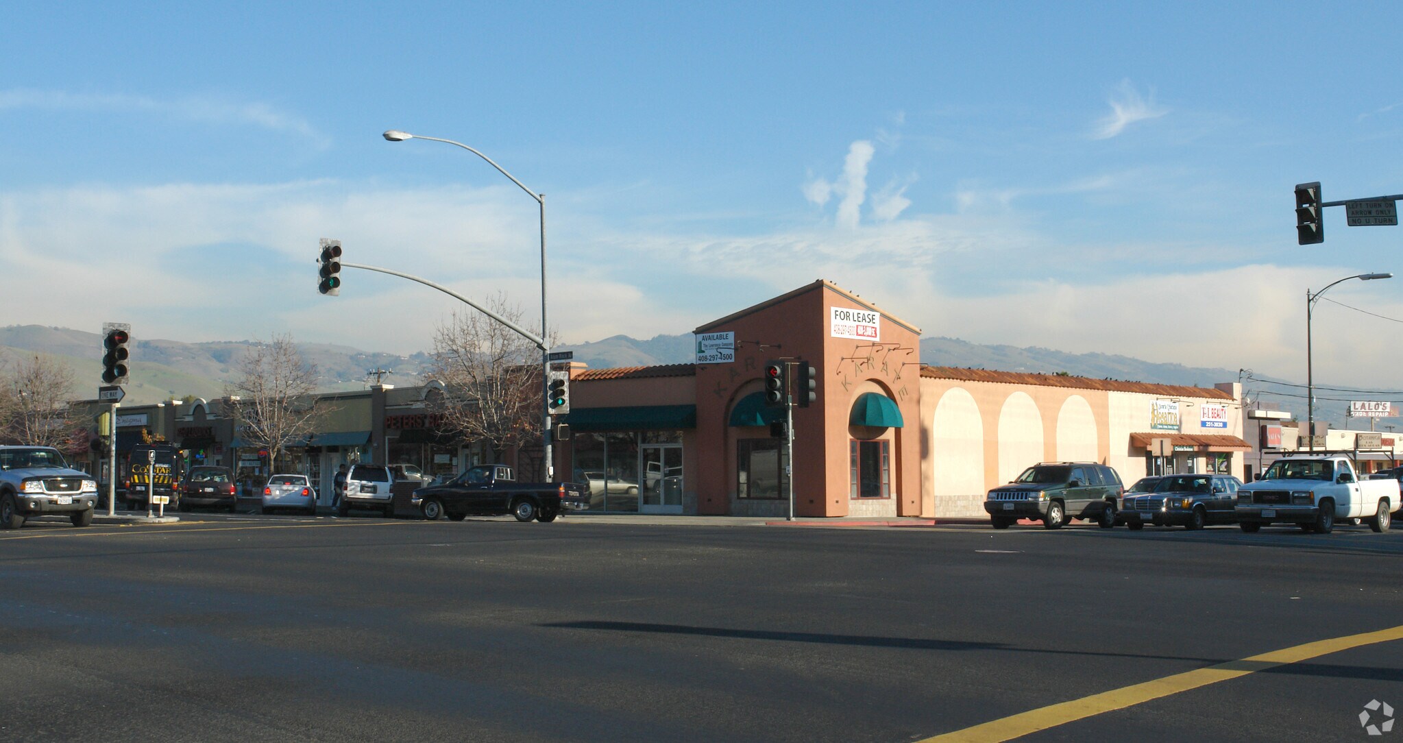 16 S White Rd, San Jose, CA à louer Photo de l’immeuble– Image 1 sur 10