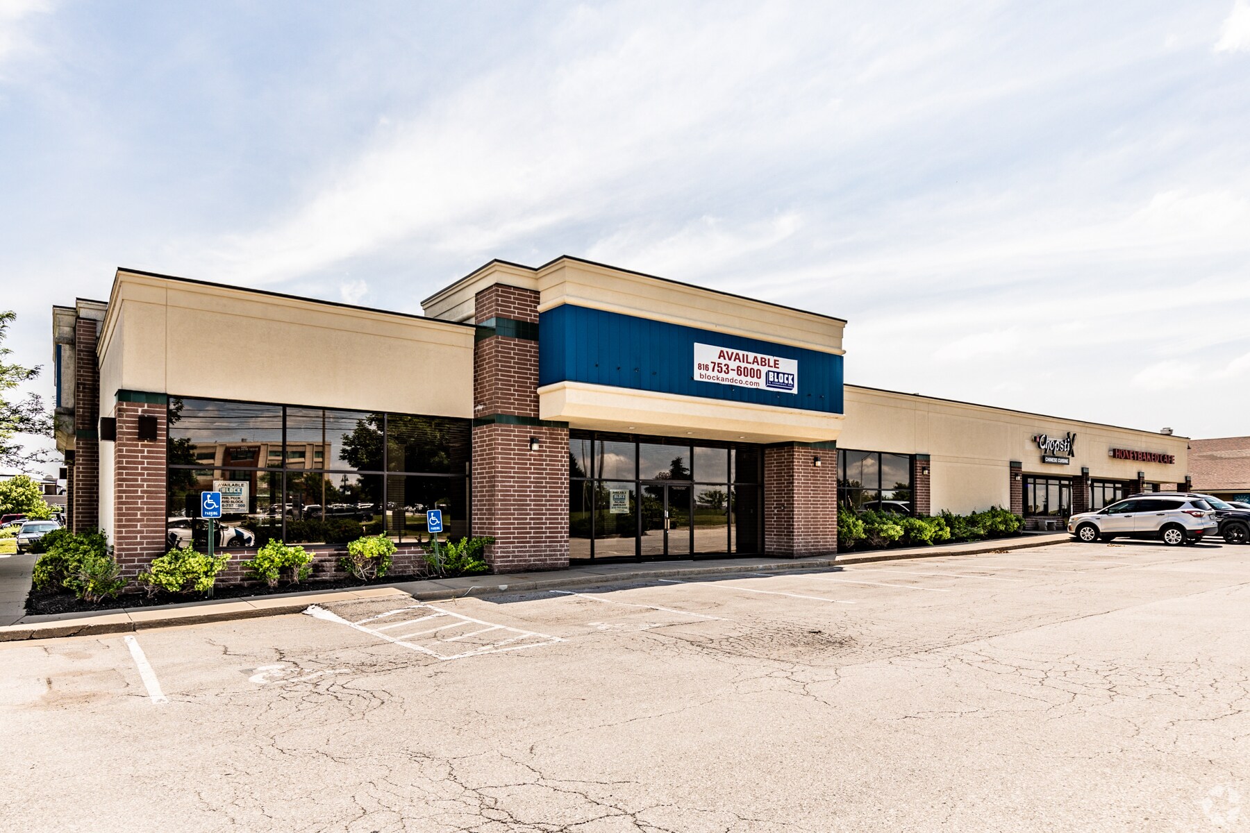 6001-6005 NW Barry Rd, Kansas City, MO à louer Photo de l’immeuble– Image 1 sur 5