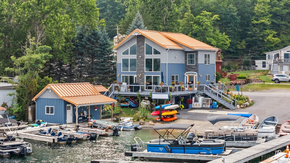 12792 W Lake Rd, Hammondsport, NY à vendre - Photo principale – Image 1 sur 32