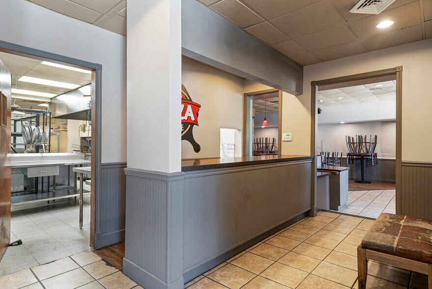 119 W Washington St, Momence, IL à vendre - Photo de l’immeuble – Image 3 sur 7
