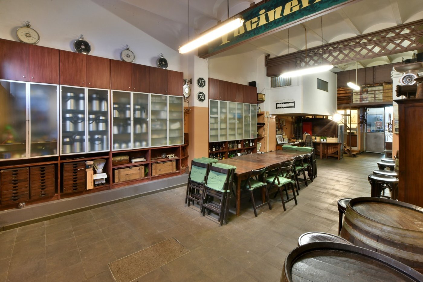 Local commercial dans L'Hospitalet de Llobregat, Barcelona à louer Photo intérieure– Image 1 sur 20