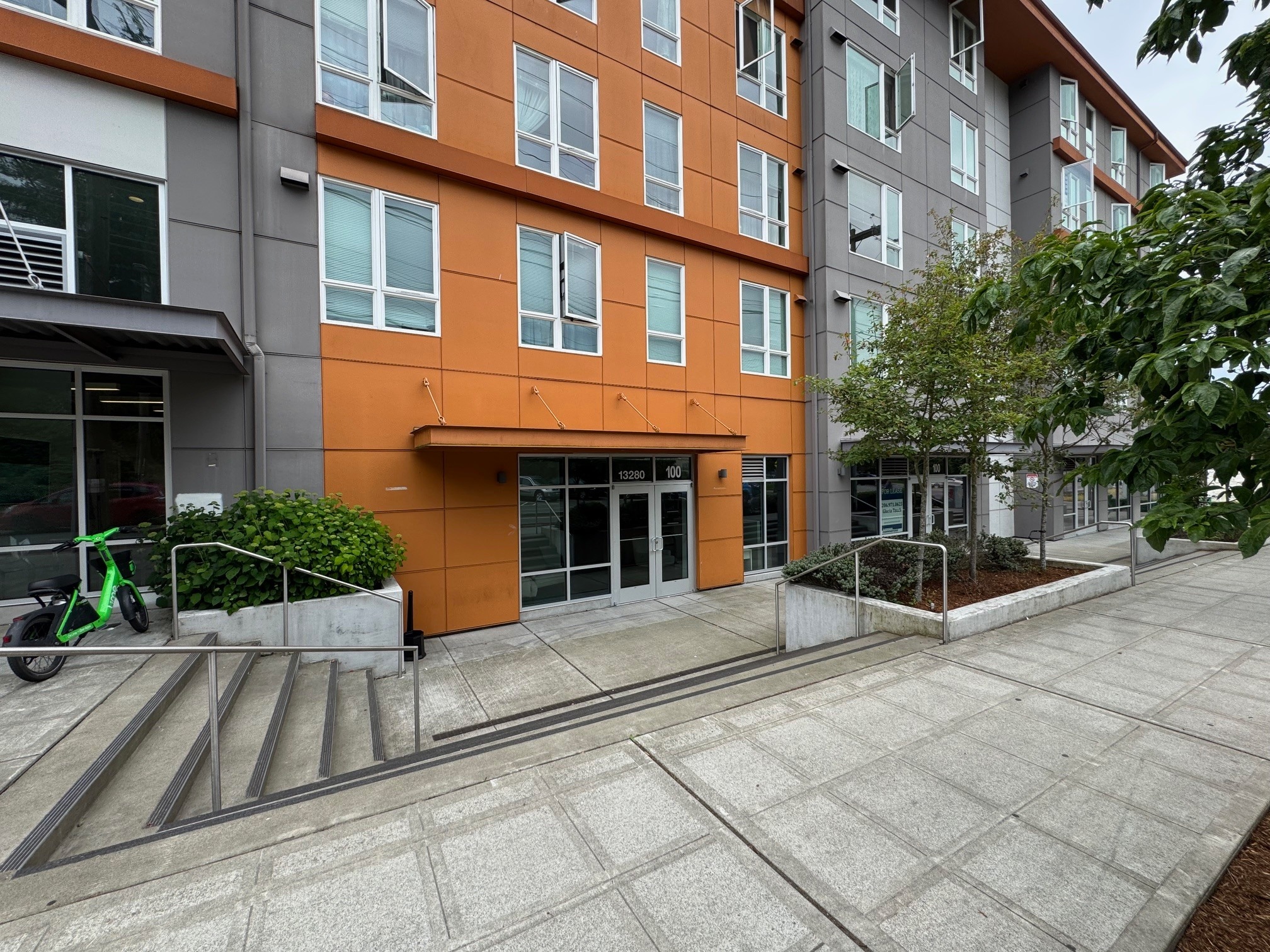 13280 Linden Ave N, Seattle, WA à louer Photo de l’immeuble– Image 1 sur 6