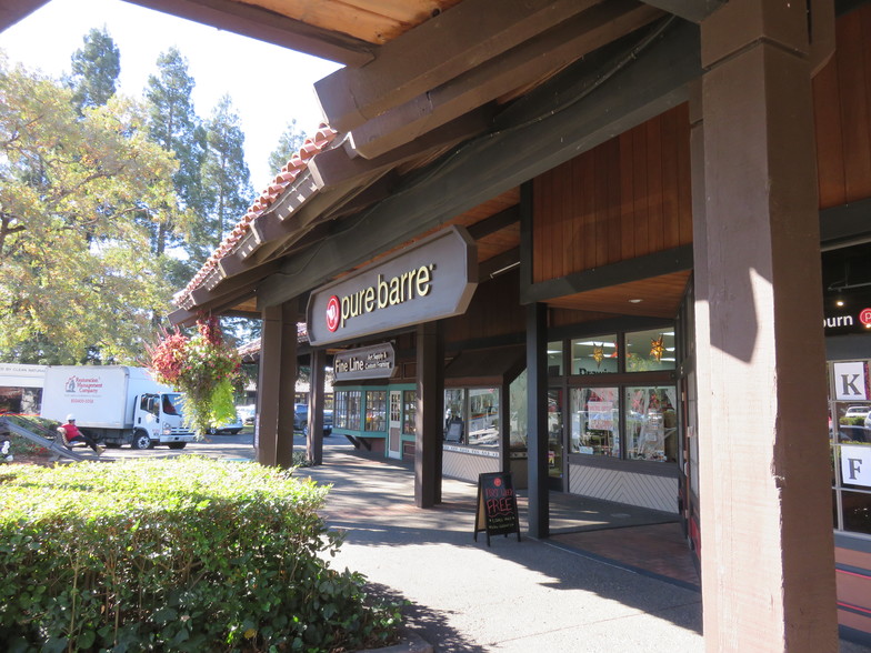 555 2nd St E, Sonoma, CA à louer - Photo de l’immeuble – Image 3 sur 5