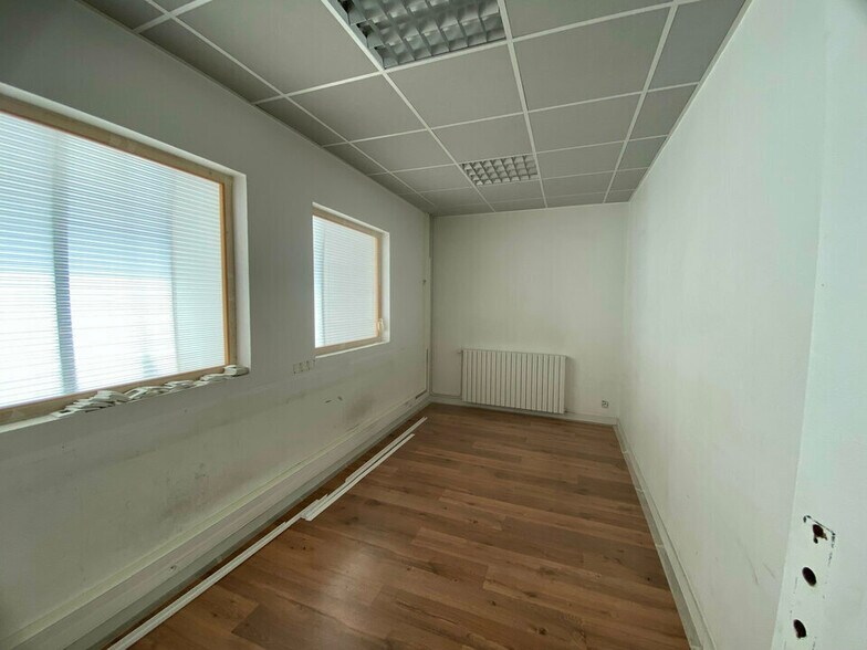 Bureau dans Rillieux-la-Pape à louer - Photo intérieure – Image 3 sur 8