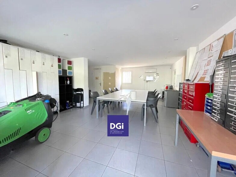 Bureau dans Nîmes à louer - Photo de l’immeuble – Image 3 sur 6